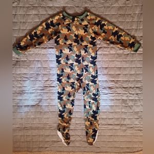 Cambridge camo footy pajamas size 4T